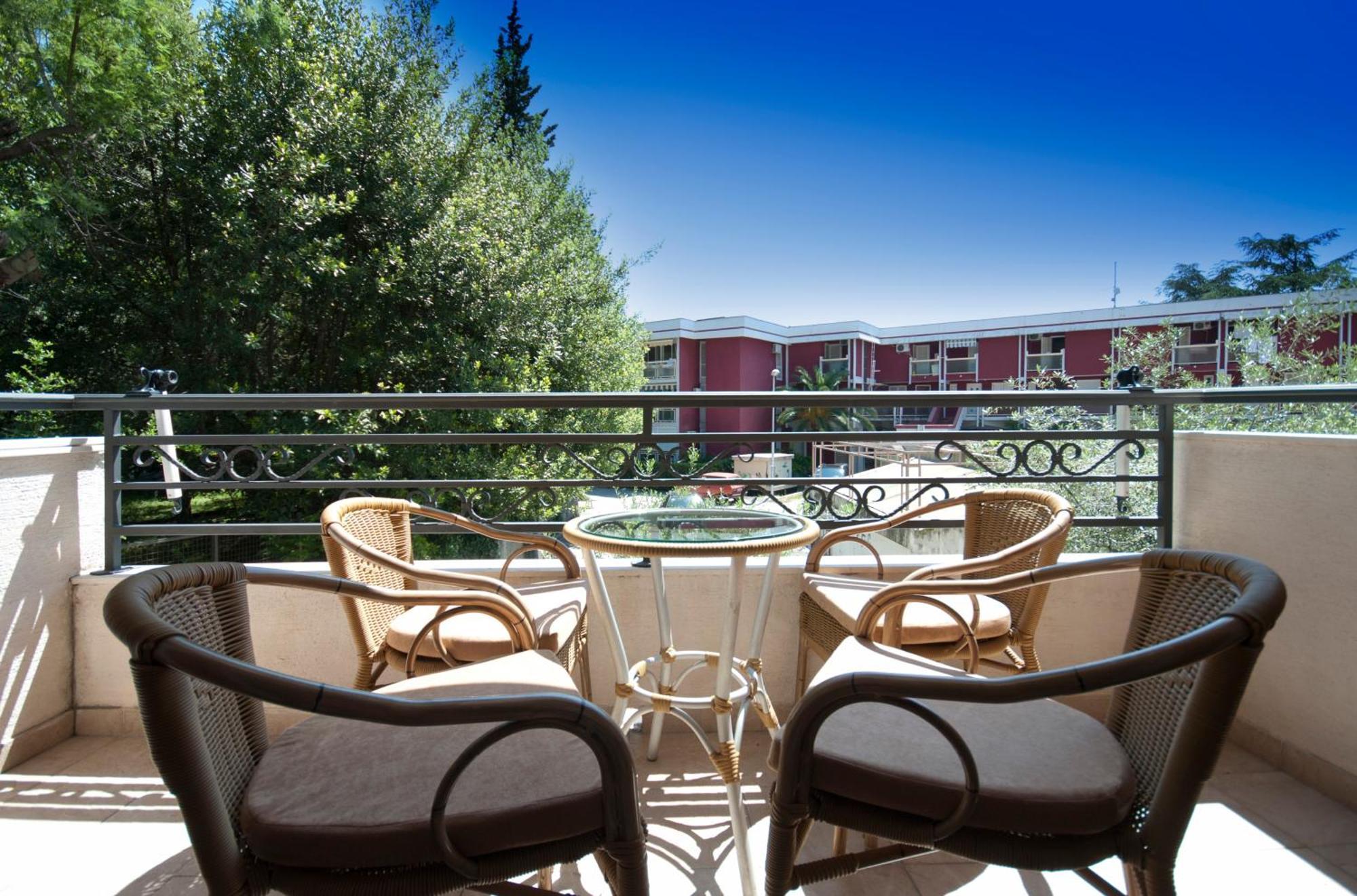 Captain Apartments บุดวา ภายนอก รูปภาพ